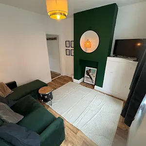 Small, Compact And Cosy 2 Bed Apartment